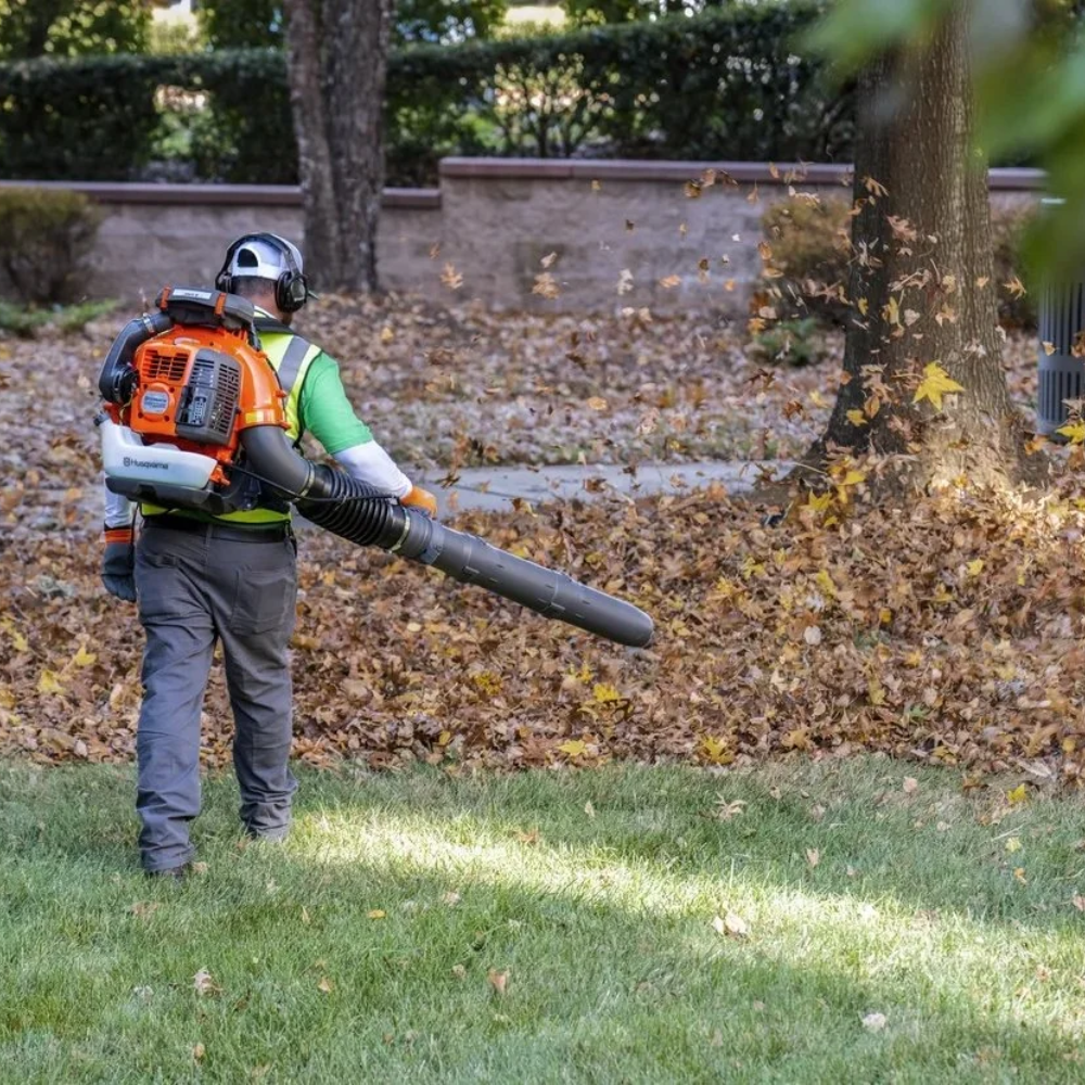 Husqvarna 580BFS Mark III Backpack Blower – view 2