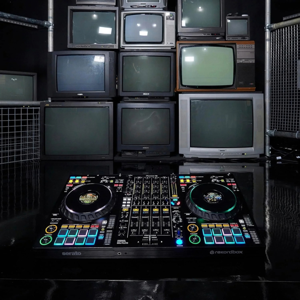 Pioneer DDJ-FLX10 4-Channel Performance DJ Controller – view 2