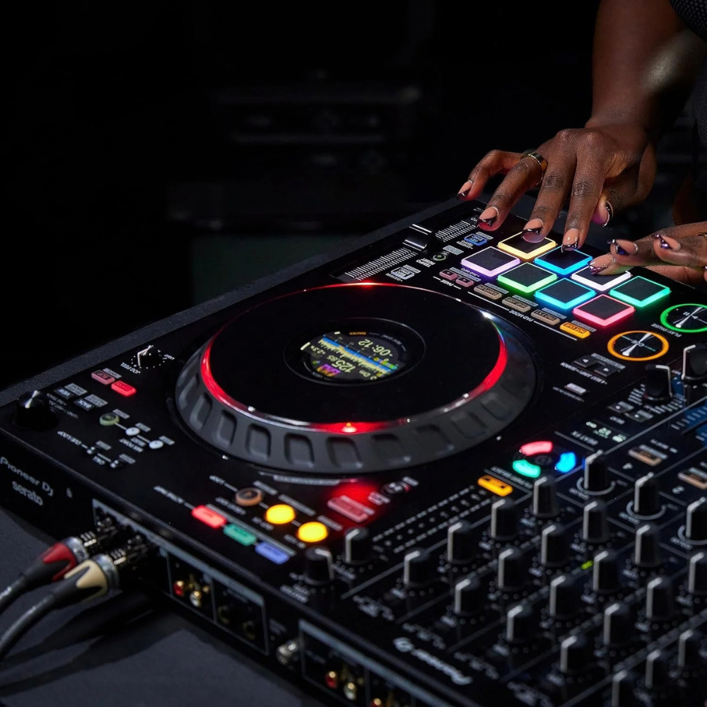 Pioneer DDJ-FLX10 4-Channel Performance DJ Controller – view 3