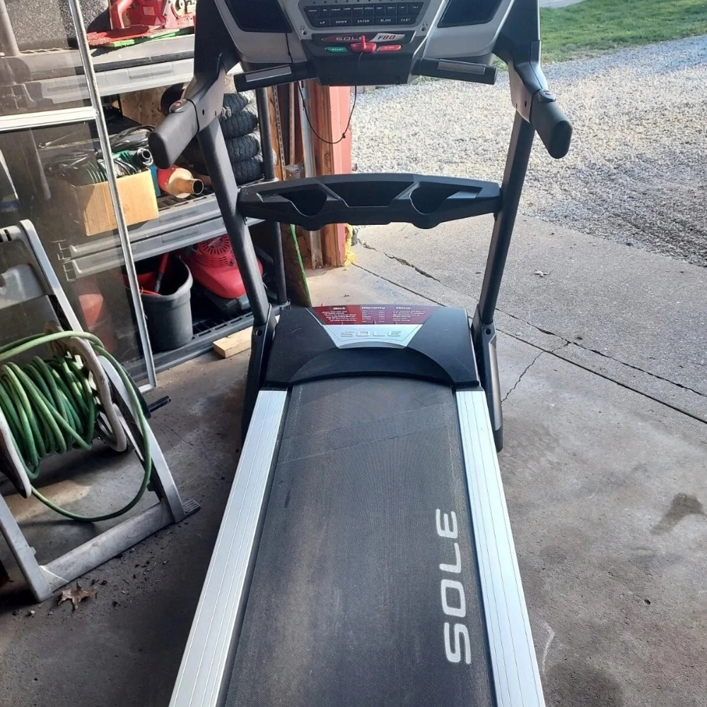 Sole F80 Treadmill – view 3
